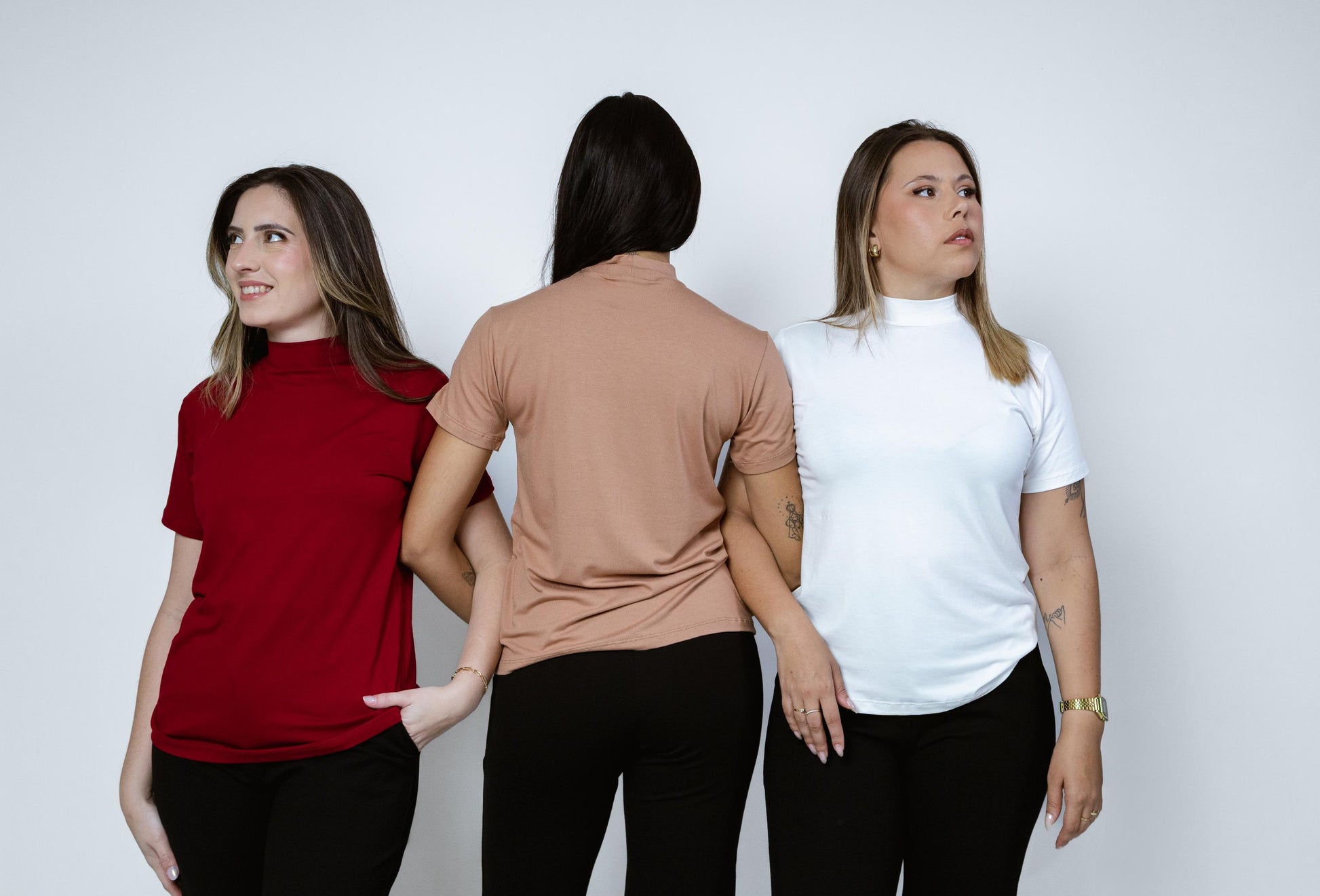 T-Shirt Gola Alta Reta Básica