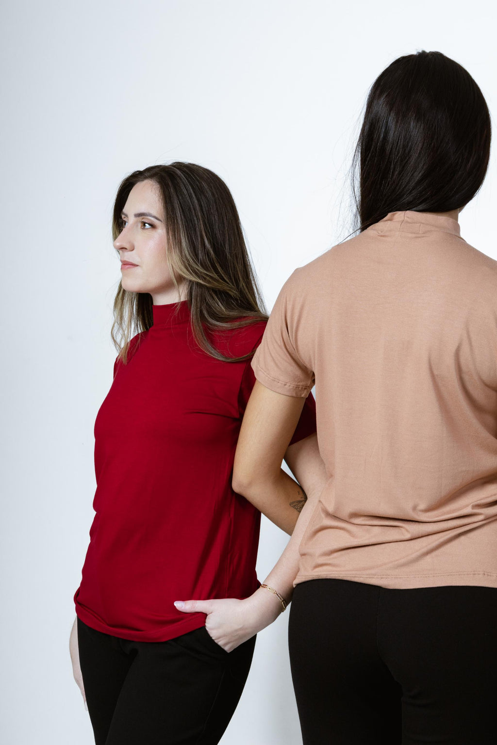 T-Shirt Gola Alta Reta Básica