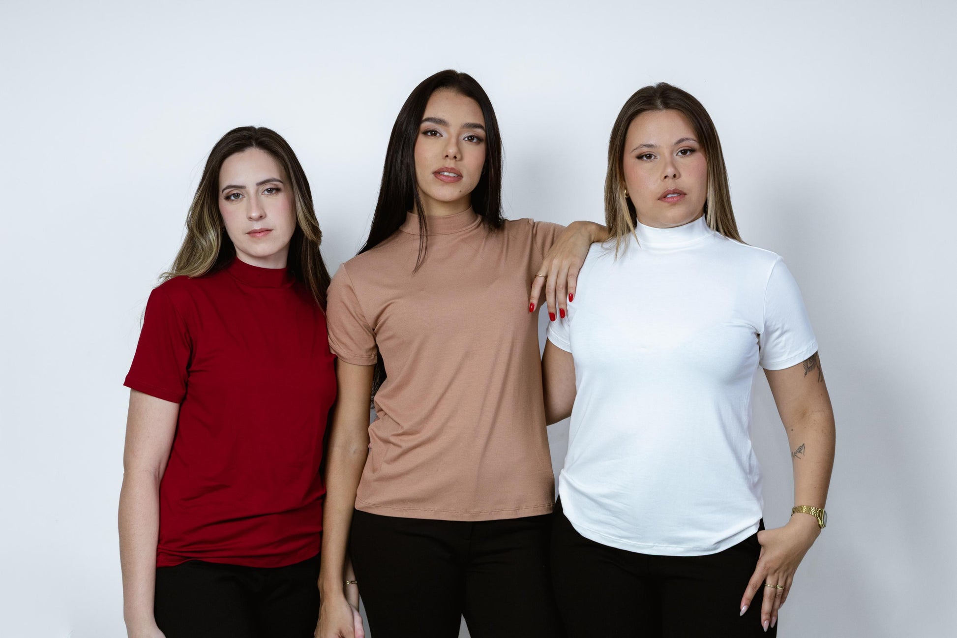 T-Shirt Gola Alta Reta Básica