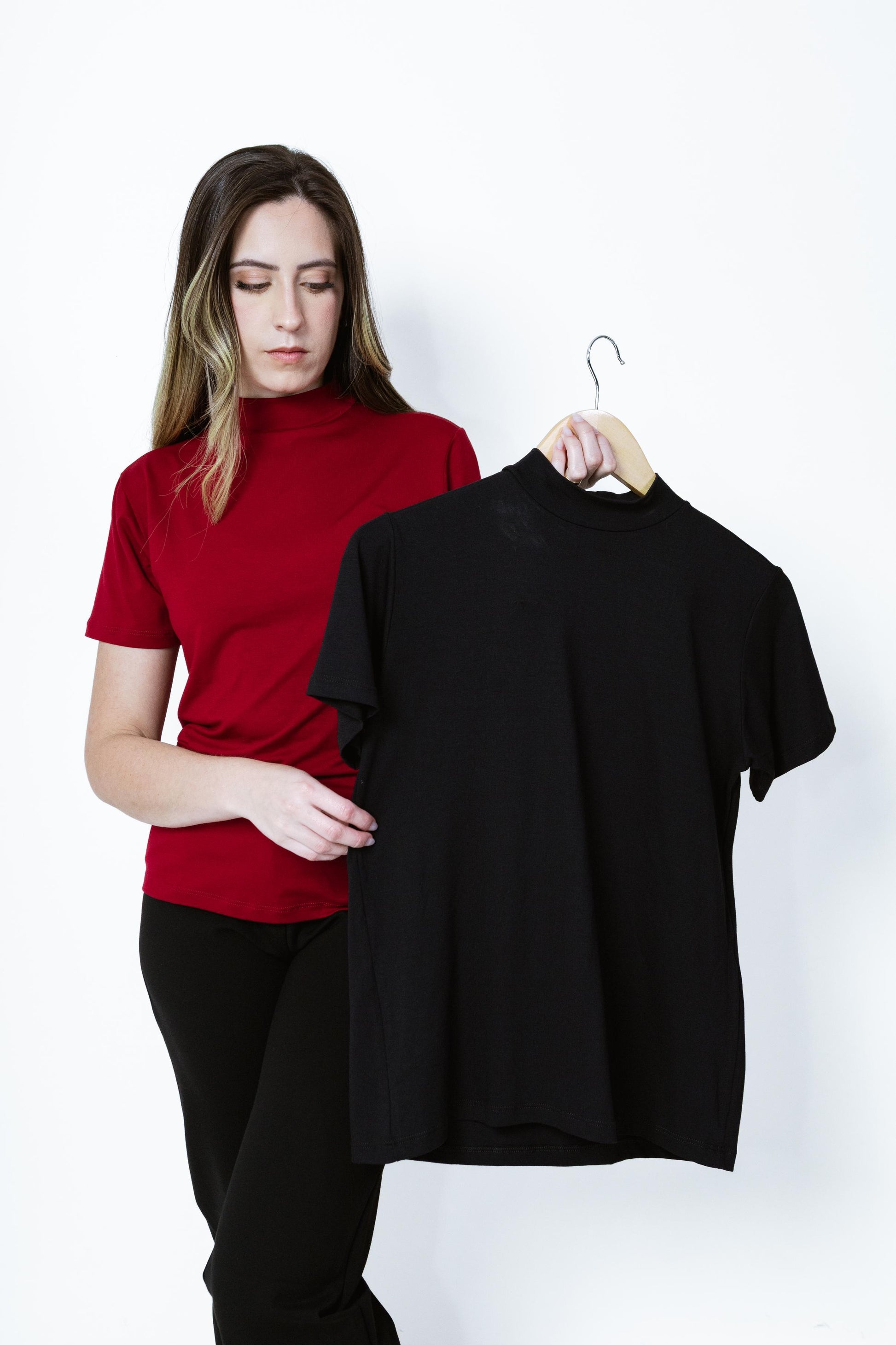 T-Shirt Gola Alta Reta Básica