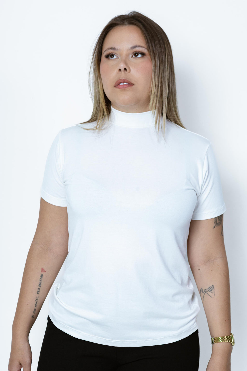 T-Shirt Gola Alta Reta Básica